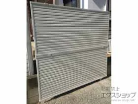Value Selectのフェンス・柵・塀 ミエーネフェンス 目隠しルーバータイプ 2段支柱 自立建て用 施工例