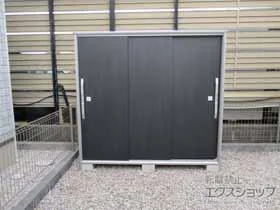 ヨドコウの物置・収納・屋外倉庫 エスモ 一般型 2100×924×1913 ESF-2109A-WE＋別売棚 施工例