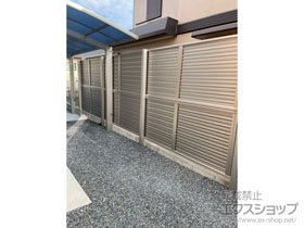のフェンス・柵 ミエーネフェンス 目隠しルーバータイプ 2段支柱 自立建て用 施工例