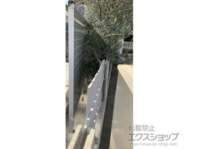 のフェンス・柵 フェンスAB YL1型 横ルーバー1 上段のみ設置 アルミ多段柱仕様 施工例