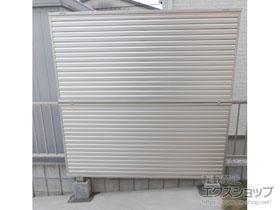 のフェンス・柵 ミエーネフェンス 目隠しルーバータイプ 2段支柱 自立建て用 施工例