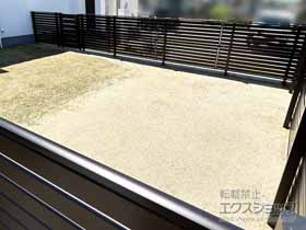 のフェンス・柵 モクアルフェンス 横板タイプ 2段支柱 自立建て用 施工例