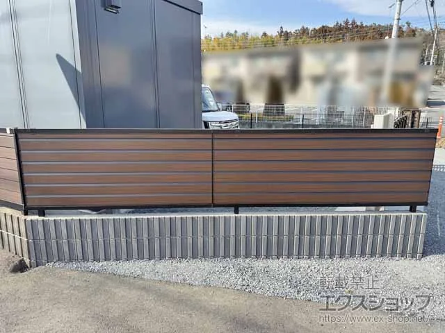 Value Selectのフェンス モクアルフェンス 目隠しタイプ 自由柱施工 施工例