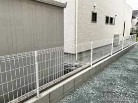 YKKAPのフェンス イーネットフェンス 3F型 自由柱施工 施工例