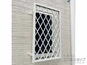 LIXIL ���N�V��(�g�X�e��)�̖ʊi�q�E���i�q �A���~�ʊi�q �q�V�N���X �{�H��