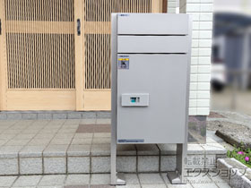 の機能門柱・ポスト ルシアス 宅配ポスト2型 前入れ・後ろ出し アルミ色 施工例