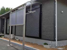 のテラス屋根 ソラリア R型 テラスタイプ 単体 積雪〜20cm対応＋吊り下げ式上下可動　物干し 着脱機能なし 標準＋前面パネル 施工例