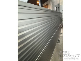 のフェンス・柵 ミエーネフェンス 目隠しルーバータイプ 2段支柱 自立建て用 施工例