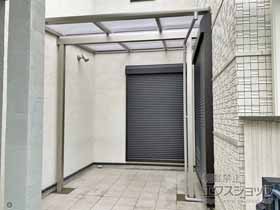 のバルコニー・ベランダ屋根 ソラリア F型 テラスタイプ 単体 積雪〜20cm対応＋吊り下げ式 固定物干し 標準 施工例