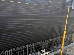 のフェンス・柵 ミエーネフェンス 目隠しルーバータイプ 2段支柱 自立建て用 施工例