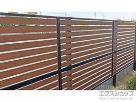のフェンス・柵 モクアルフェンス 横板タイプ 2段支柱 自立建て用*4ｍ：上段のみ 施工例