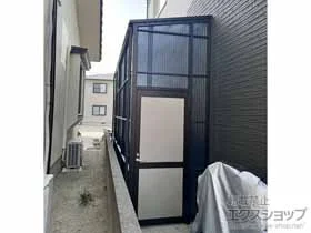 ストックヤード ストックヤードII 片側ドア付きタイプ 積雪〜50cm対応+腰パネル+引違い窓+水平式物干し 施工例
