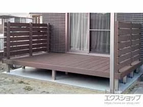 YKKAPのウッドデッキ リウッドデッキ 200+リウッドデッキフェンス3型<横スリット> 施工例