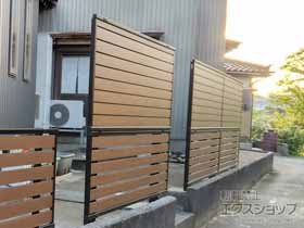 のフェンス・柵 モクアルフェンス 目隠し+横板タイプ 2段支柱 自立建て用 施工例