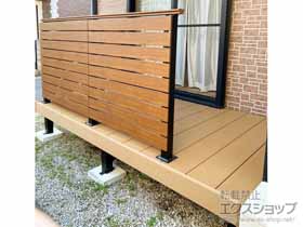 のウッドデッキ リウッドデッキ 200＋ルシアスデッキフェンスA01型＜横格子タイプ＞ 施工例