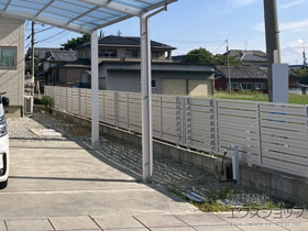 のフェンス・柵 モクハイフェンス アルミ色タイプ フリーポールタイプ 施工例