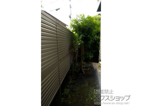 のフェンス・柵 ミエーネフェンス 目隠しルーバータイプ 2段支柱 自立建て用 施工例