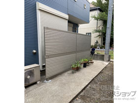 のフェンス・柵 ミエーネフェンス 目隠しルーバータイプ 2段支柱 自立建て用 施工例
