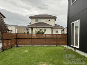 のフェンス・柵 モクアルフェンス 横板タイプ 2段支柱 自立建て用 施工例