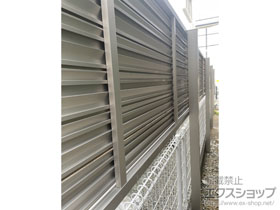 のフェンス・柵 ミエーネ目隠しルーバーフェンス 上段のみ設置 自立建て用 施工例