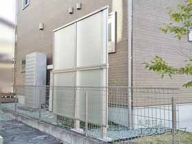 のフェンス・柵 シンプレオ フェンスFP1型 ポリカパネル 2段支柱 自立建て用 施工例