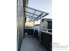 のバルコニー・ベランダ屋根 プレシオステラスII F型 屋根タイプ 単体 積雪〜20cm対応+吊り下げ式物干し　2本入り 施工例