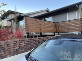 のフェンス・柵 モクアルフェンス 横板タイプ 2段支柱 自立建て用(上段のみ) 施工例
