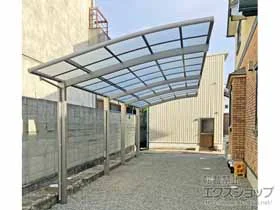 LIXIL(リクシル)のカーポート フーゴR (ラウンドスタイル) 縦連棟 耐雪風圧強化パッケージ 積雪〜30cm対応 施工例