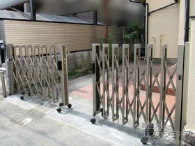 Value Selectのカーゲート トリップゲートII 2型 スタンダード ノンレール 両開き 38W(19S+19M) 施工例