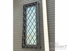 LIXIL ���N�V��(�g�X�e��)�̖ʊi�q�E���i�q �A���~�ʊi�q �q�V�N���X �{�H��