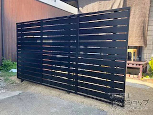 LIXIL(リクシル)のフェンス フェンスAB YS3型 横スリット3 アルミ多段柱仕様 施工例