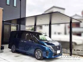 YKKAPのカーポート プレーンルーフ 600タイプ 1台用 単体セット 積雪〜20cm対応 アルミ色/アルマイト仕上げ *柱3本仕様+ダウンライト 間口1列×奥行3灯 施工例