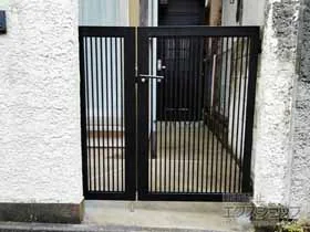 LIXIL リクシル(TOEX)の門扉 開き門扉AB TR2型 親子開き 柱使用 施工例