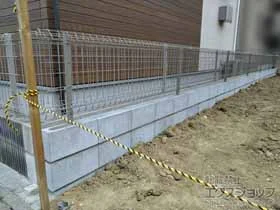 YKKAP�̃t�F���X�E��E�� �C�[�l�b�g�t�F���X 3F�^ ���R���{�H �{�H��