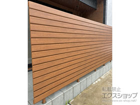 のフェンス・柵 ルシアスフェンスH13型 ひし形格子 木調色　自由柱施工 施工例