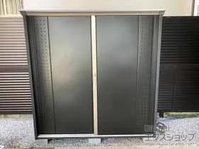 タクボの物置 グランプレステージジャンプ アイボリーブラック 1879×750×1900 GP-197A-F-YN 施工例