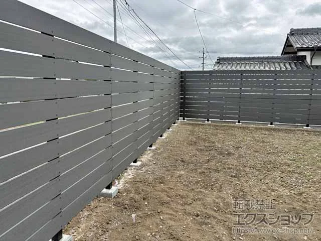 FandFのフェンス・柵・塀 現場組立フェンス　ニコボード 140サイズ　隙間10mm H1800 板11段 施工例