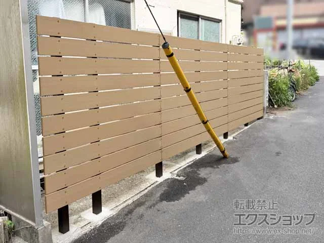 FandFのフェンス・柵・塀 現場組立フェンス ニコボード 140サイズ 高尺タイプ NiCO BOARD H1600 板10段　隙間10mm 下空き110mm 施工例