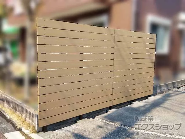 FandFのフェンス・柵・塀 ニコボード 140サイズ 隙間10mm H2000 板13段 施工例