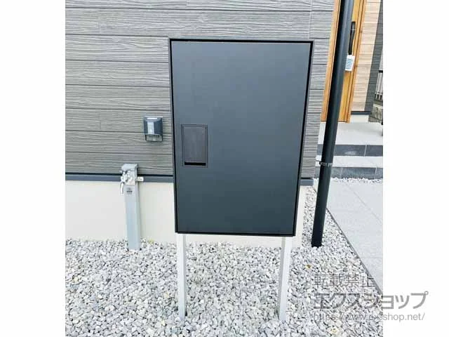 nastaのポスト・門柱・宅配ボックス Nasta Box LIGHT ポールタイプ サイズ：L（前入前出/防水タイプ） 施工例