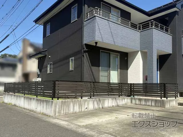 YKKAPのフェンス・柵・塀 ルシアス フェンスYS2H型 横スリット 複合色　自由柱施工 施工例