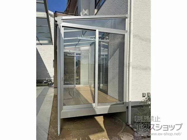 YKKAPのテラス囲い・サンルーム ソラリアテラス囲い F型 床納まり ランマ無 ノーマルタイプ 積雪～20cm対応 ＊ガラス組込み仕様 施工例