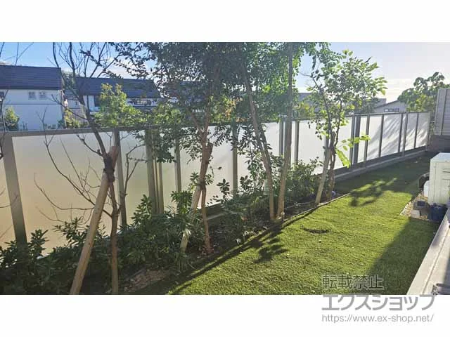 YKKAPのフェンス・柵・塀 シンプレオフェンスFP1型 ポリカパネル 自由柱施工 施工例