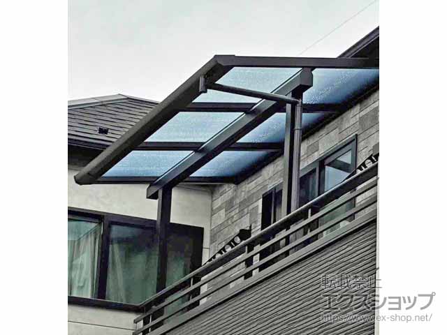 神奈川県座間市のYKKAPのバルコニー屋根 ソラリア F型 屋根タイプ 単体 積雪～20cm対応 施工例