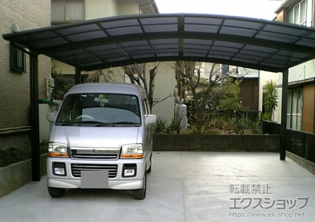 埼玉県三郷市のLIXIL リクシル（トステム）のカーポート カーブポートシグマIII ワイド 積雪〜30?対応 施工例