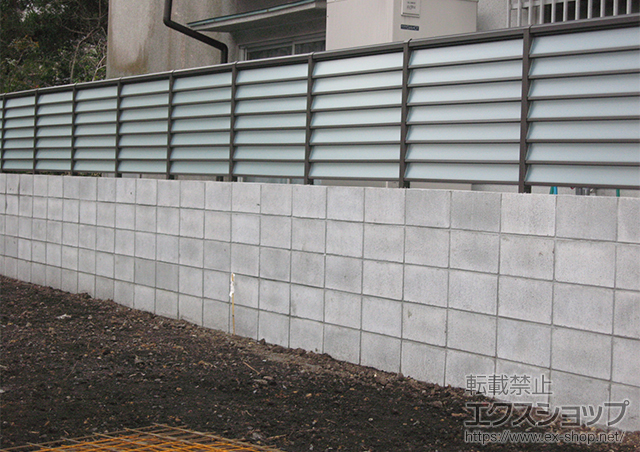 大分県大分市ののフェンス・柵 サニーブリーズフェンスS型＜採光タイプ＞ 施工例