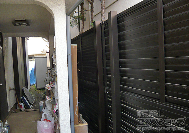 東京都杉並区ののフェンス・柵 ニューカムフィ9型 多段支柱施工 フリー支柱タイプ 施工例