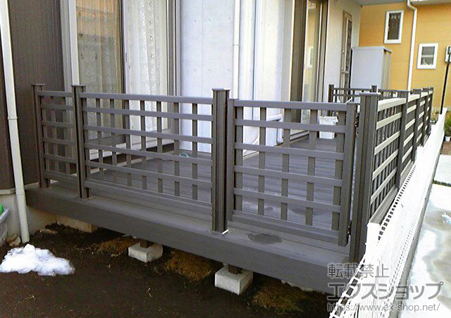 東京都調布市のLIXIL リクシル（トステム）のウッドデッキ リコステージII  異形対応+ウッドパーティション 施工例