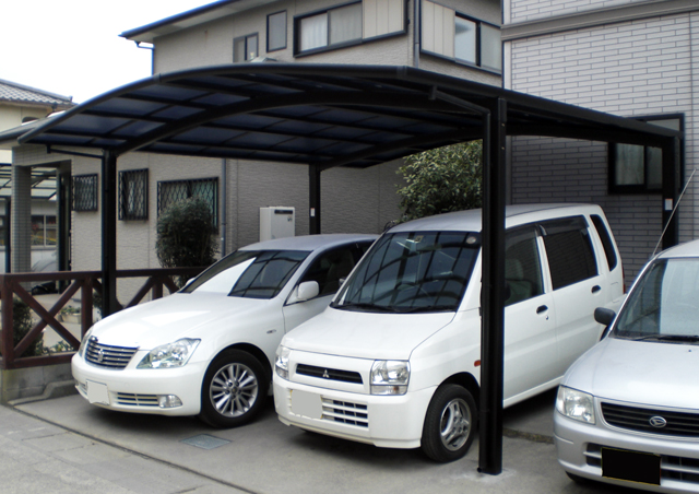 鹿児島県鹿児島市のLIXIL リクシル（トステム）のカーポート カーブポートシグマ? ワイドタイプ 積雪〜30cm対応 施工例