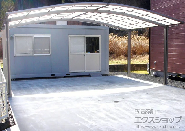 静岡県伊豆市のLIXIL リクシル（トステム）のカーポート カーブポートシグマⅢ ワイド 積雪～30cm対応 施工例